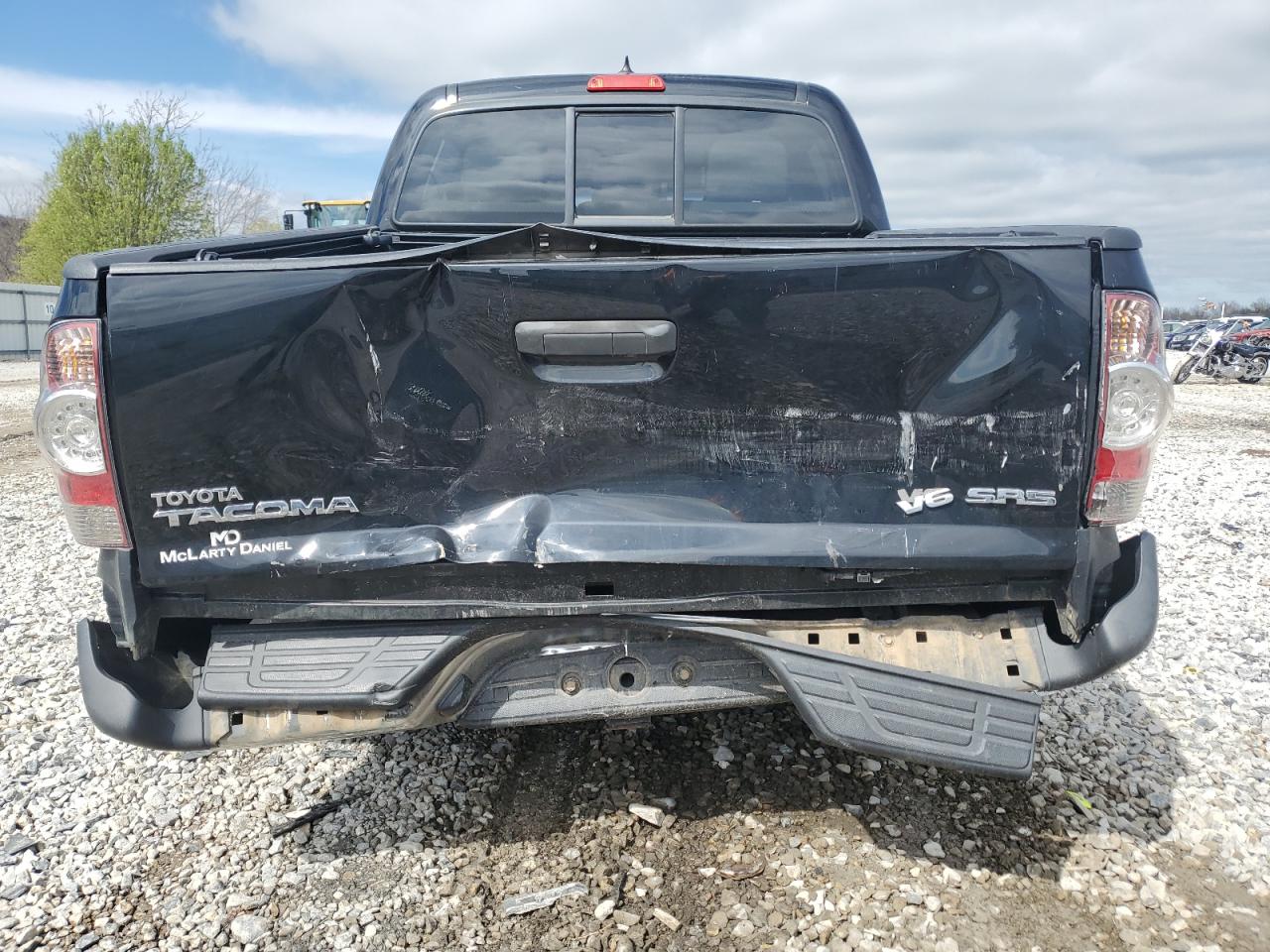 Photo 5 VIN: 5TFLU4EN7FX143718 - TOYOTA TACOMA 