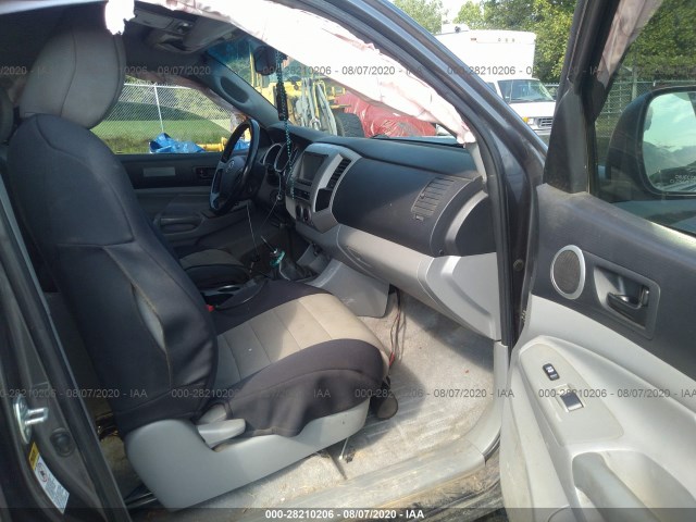 Photo 4 VIN: 5TFLU4EN8BX020925 - TOYOTA TACOMA 