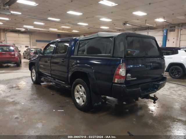 Photo 2 VIN: 5TFLU4EN8CX025768 - TOYOTA TACOMA 