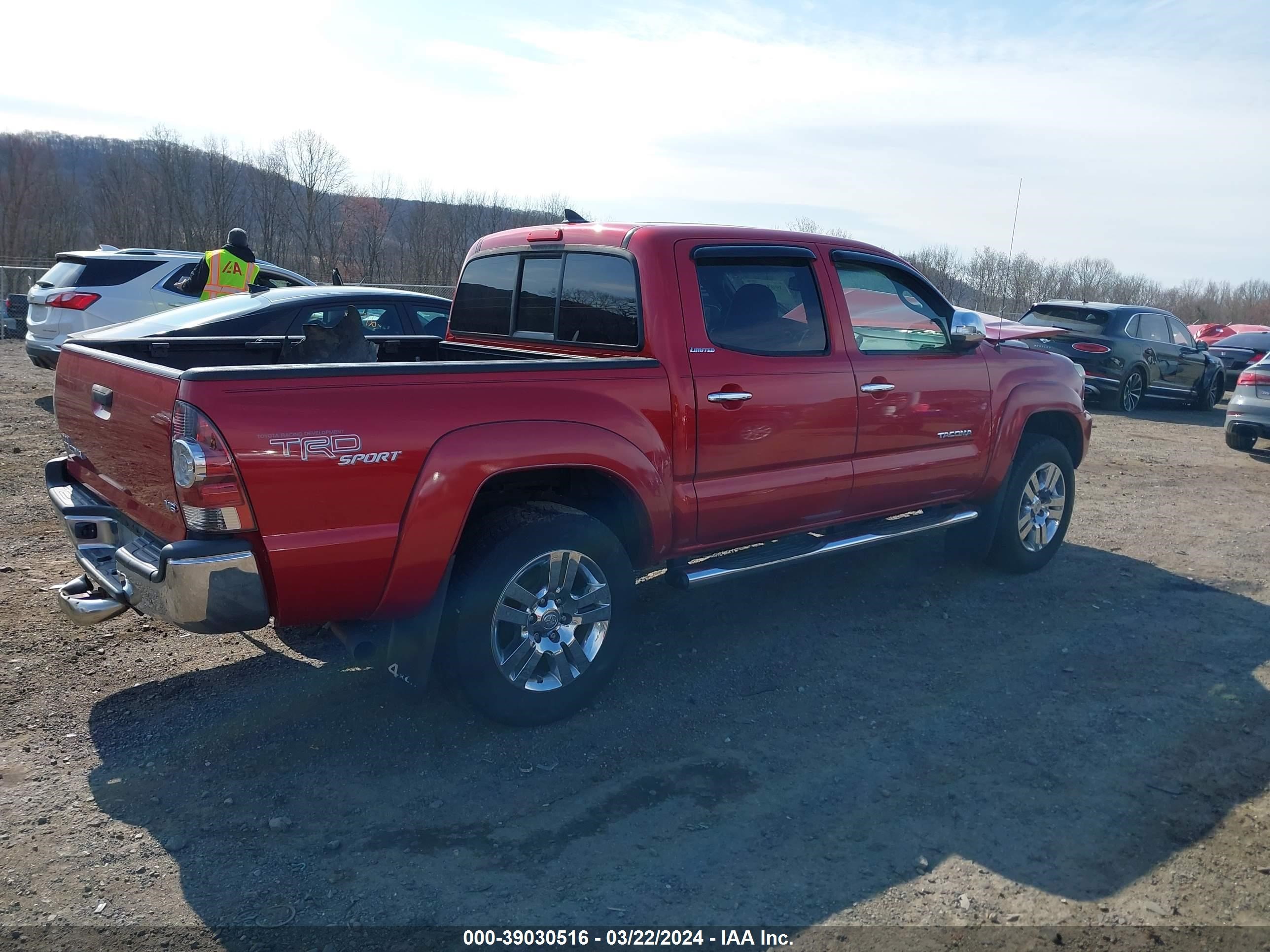 Photo 3 VIN: 5TFLU4EN9DX051068 - TOYOTA TACOMA 