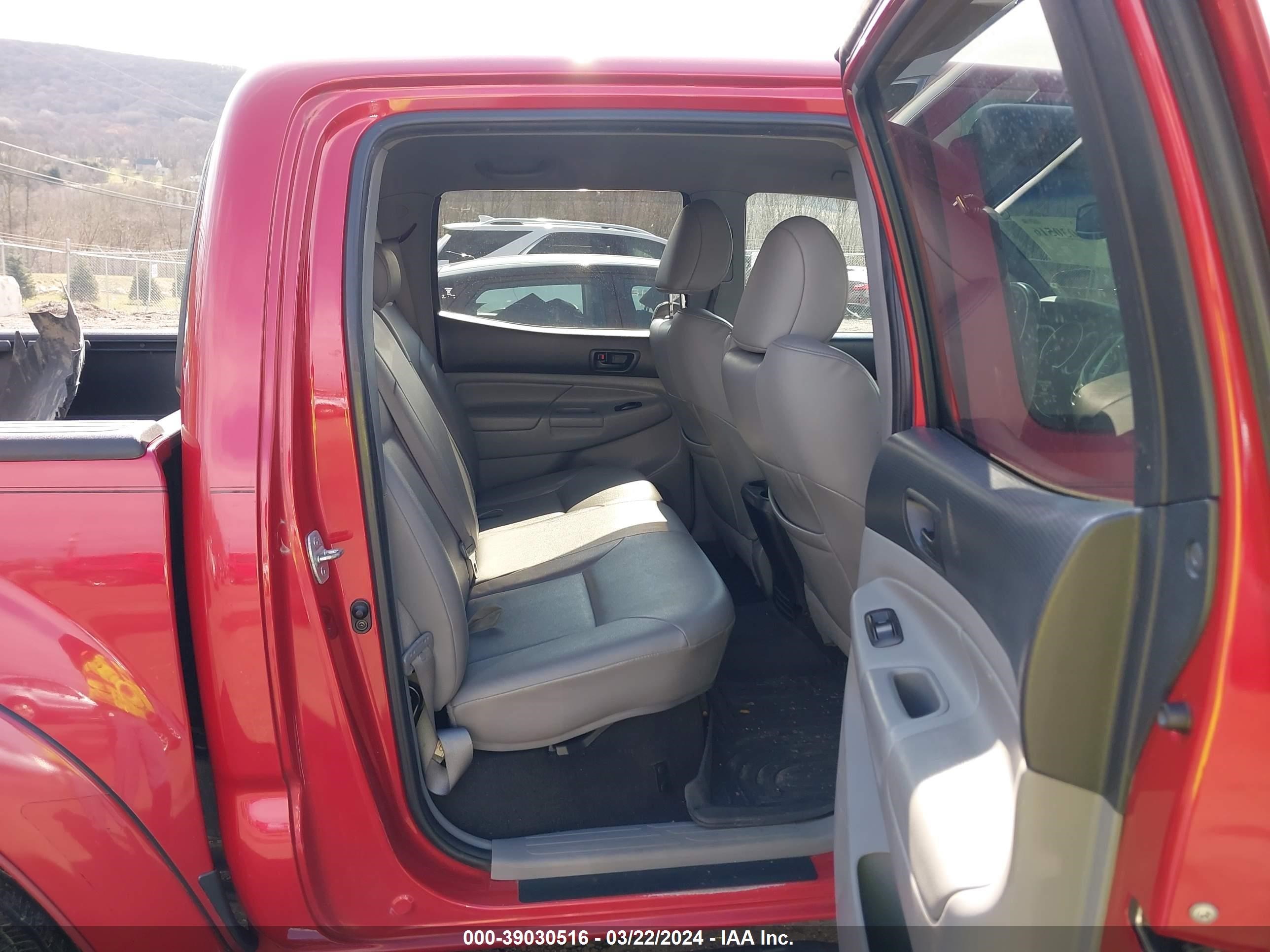 Photo 7 VIN: 5TFLU4EN9DX051068 - TOYOTA TACOMA 