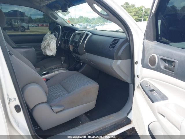 Photo 4 VIN: 5TFLU4EN9DX073832 - TOYOTA TACOMA 