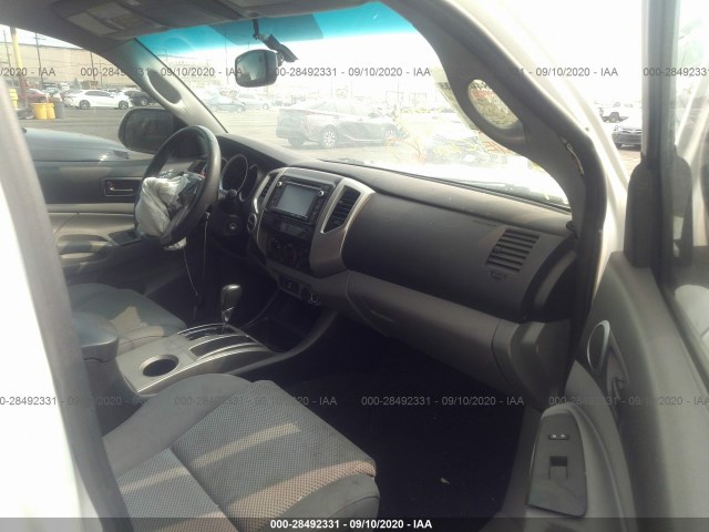 Photo 4 VIN: 5TFLU4EN9EX102358 - TOYOTA TACOMA 