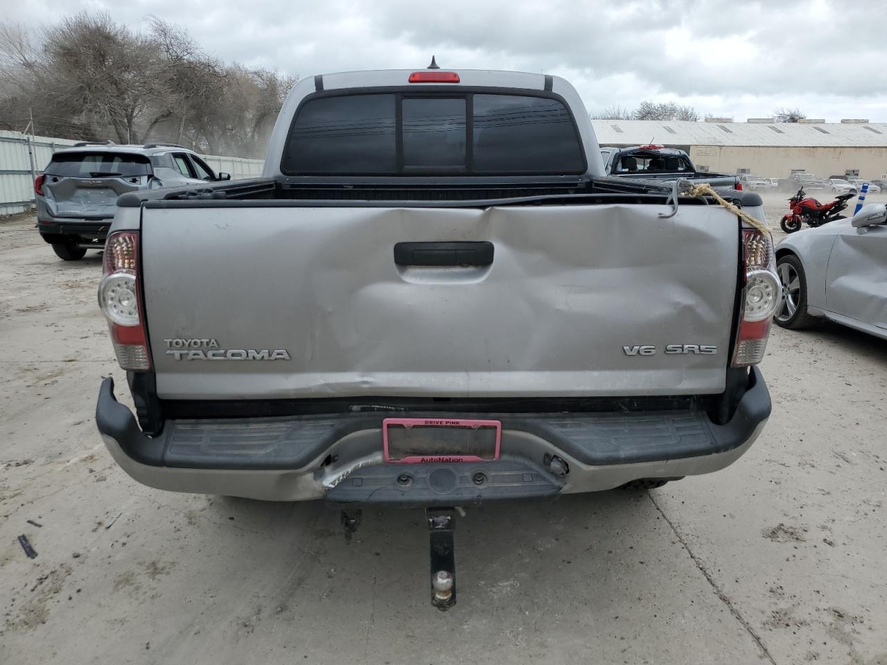 Photo 5 VIN: 5TFLU4EN9FX133384 - TOYOTA TACOMA 