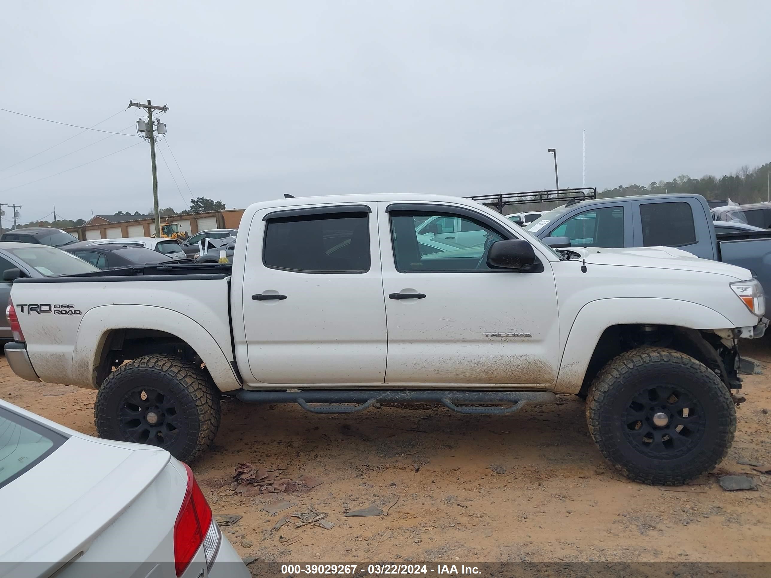 Photo 12 VIN: 5TFLU4ENOFX147920 - TOYOTA TACOMA 