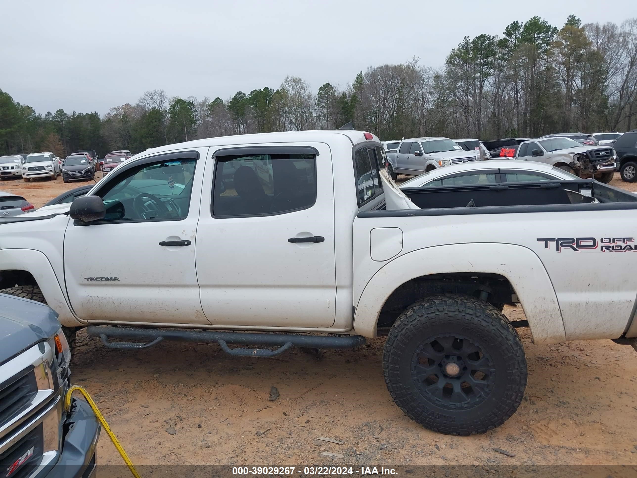 Photo 13 VIN: 5TFLU4ENOFX147920 - TOYOTA TACOMA 