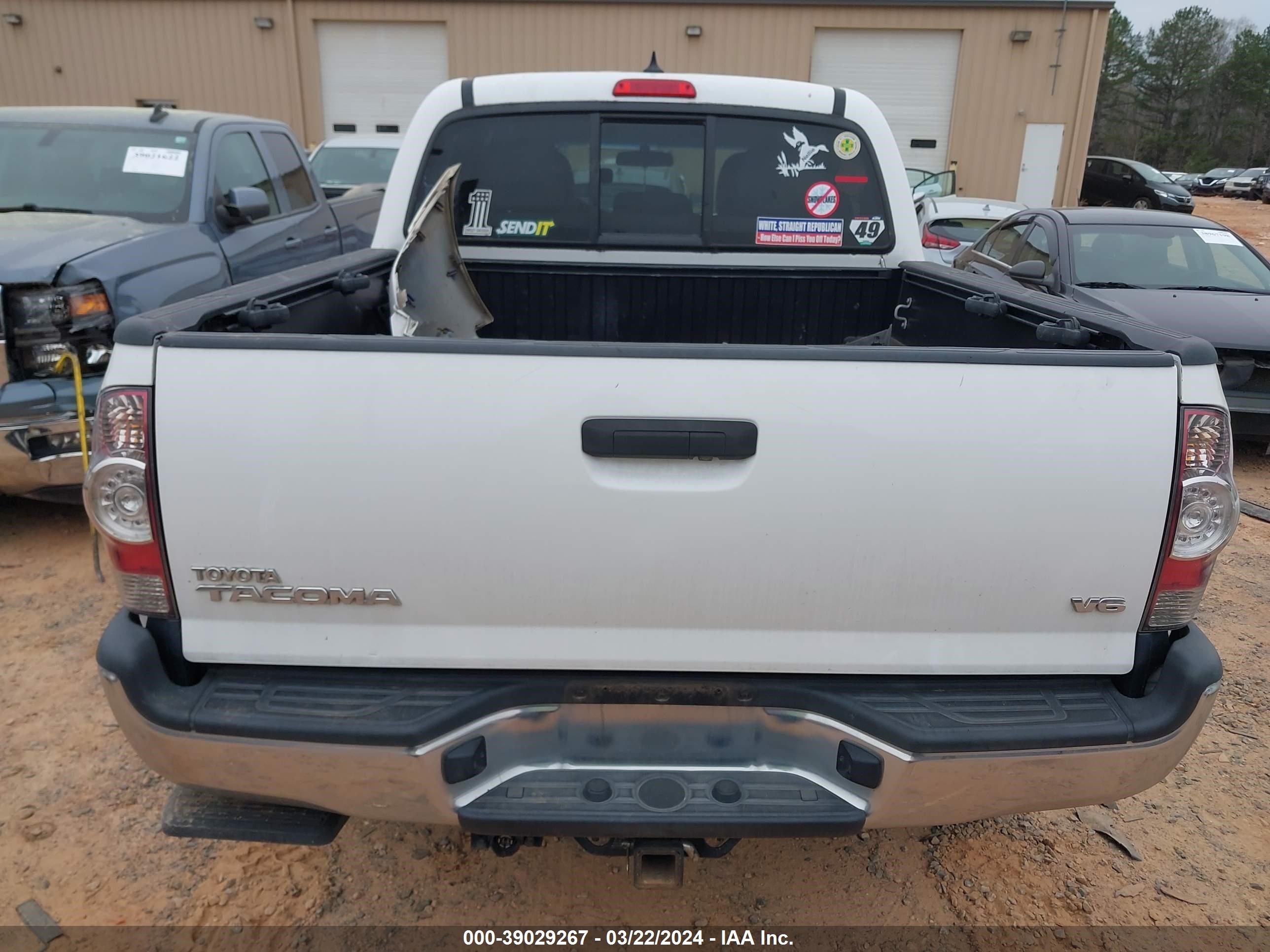 Photo 15 VIN: 5TFLU4ENOFX147920 - TOYOTA TACOMA 