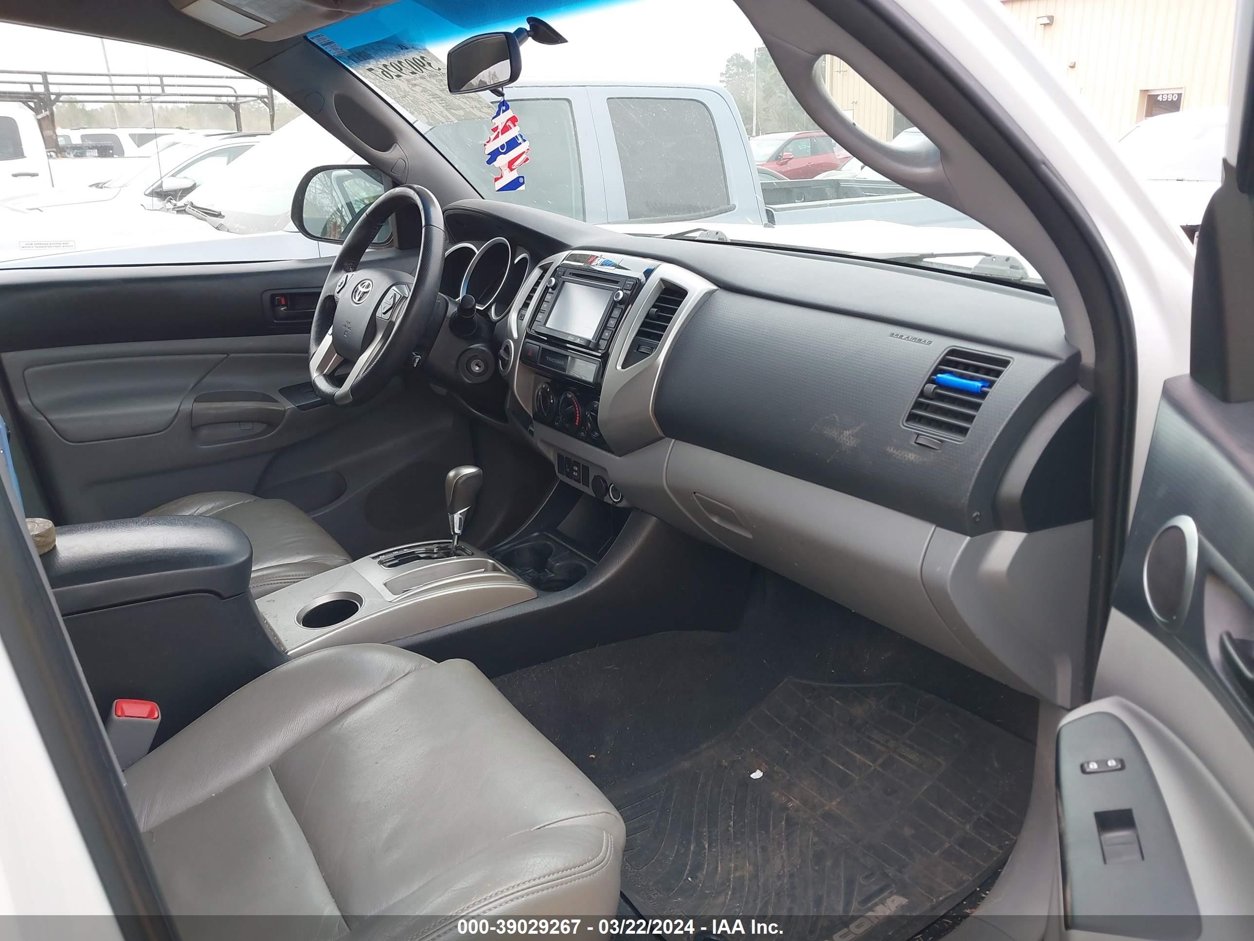 Photo 4 VIN: 5TFLU4ENOFX147920 - TOYOTA TACOMA 