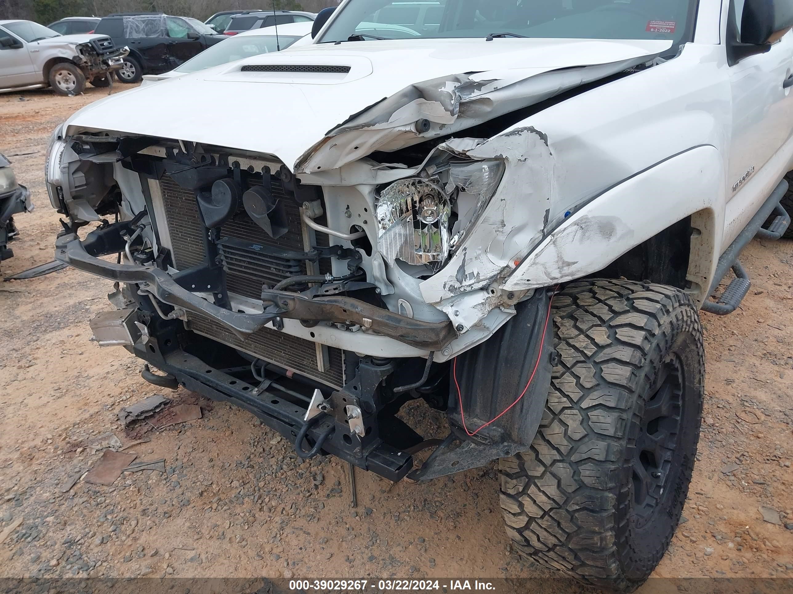 Photo 5 VIN: 5TFLU4ENOFX147920 - TOYOTA TACOMA 