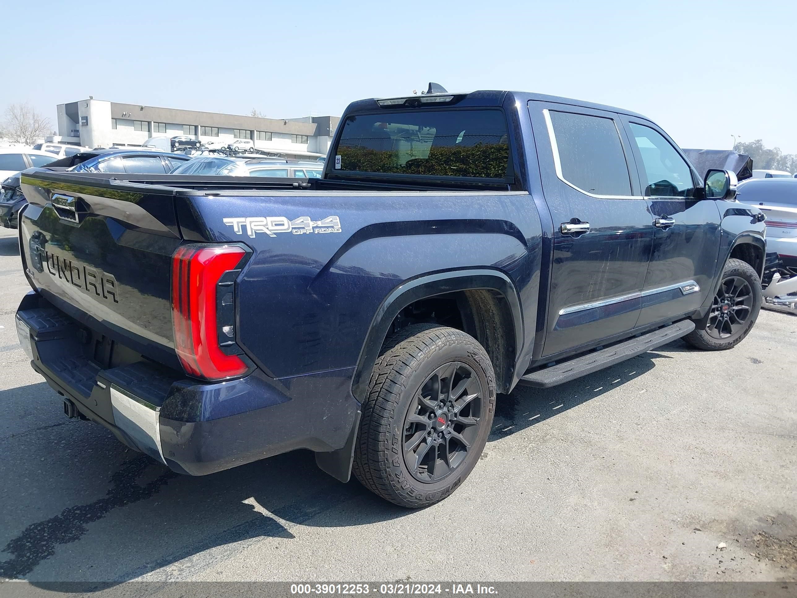 Photo 3 VIN: 5TFMA5DB3PX129066 - TOYOTA TUNDRA 