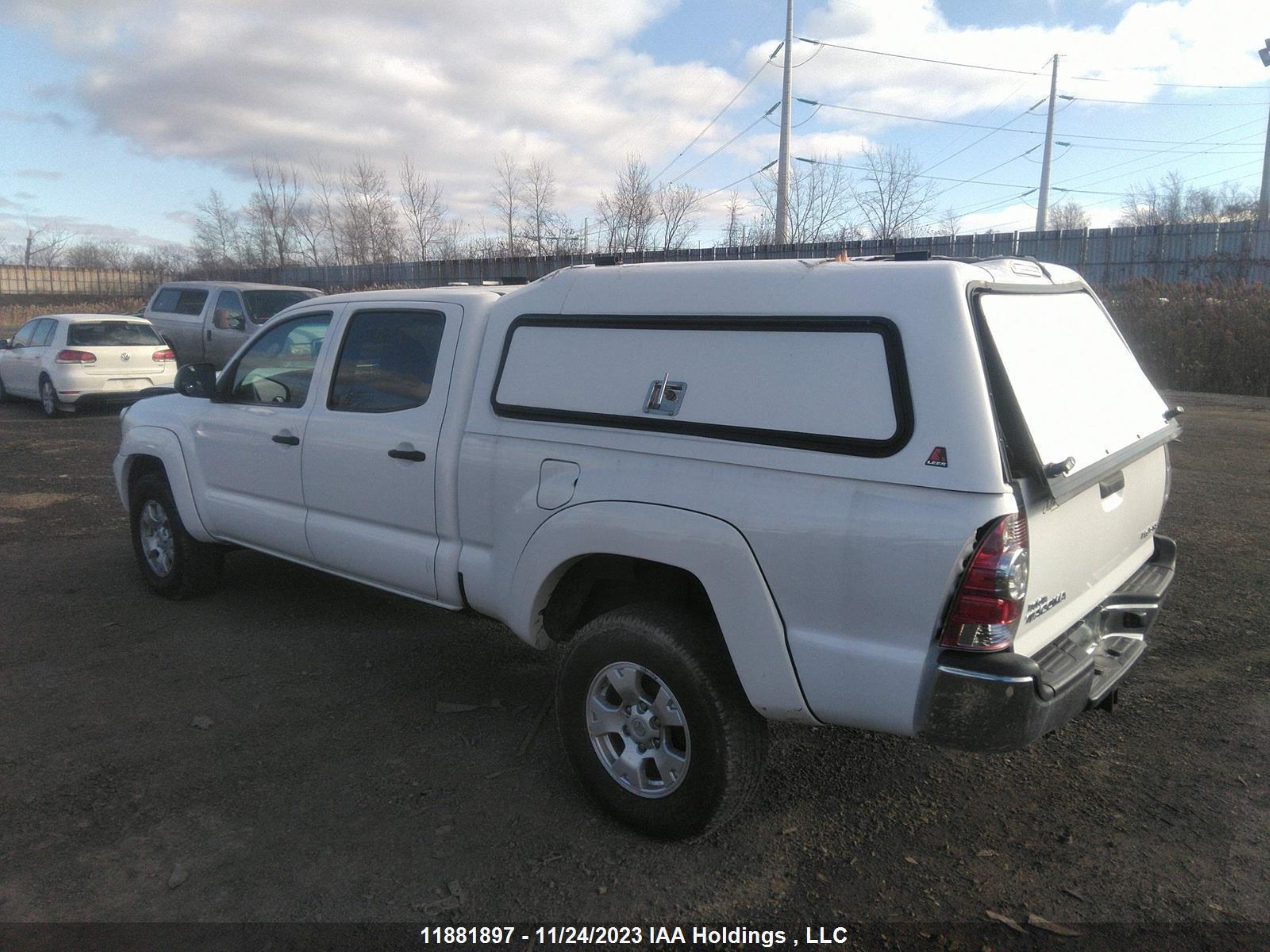 Photo 2 VIN: 5TFMU4FN3EX019527 - TOYOTA TACOMA 