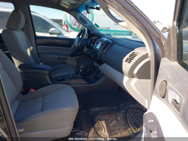 Photo 4 VIN: 5TFMU4FN5DX011623 - TOYOTA TACOMA 