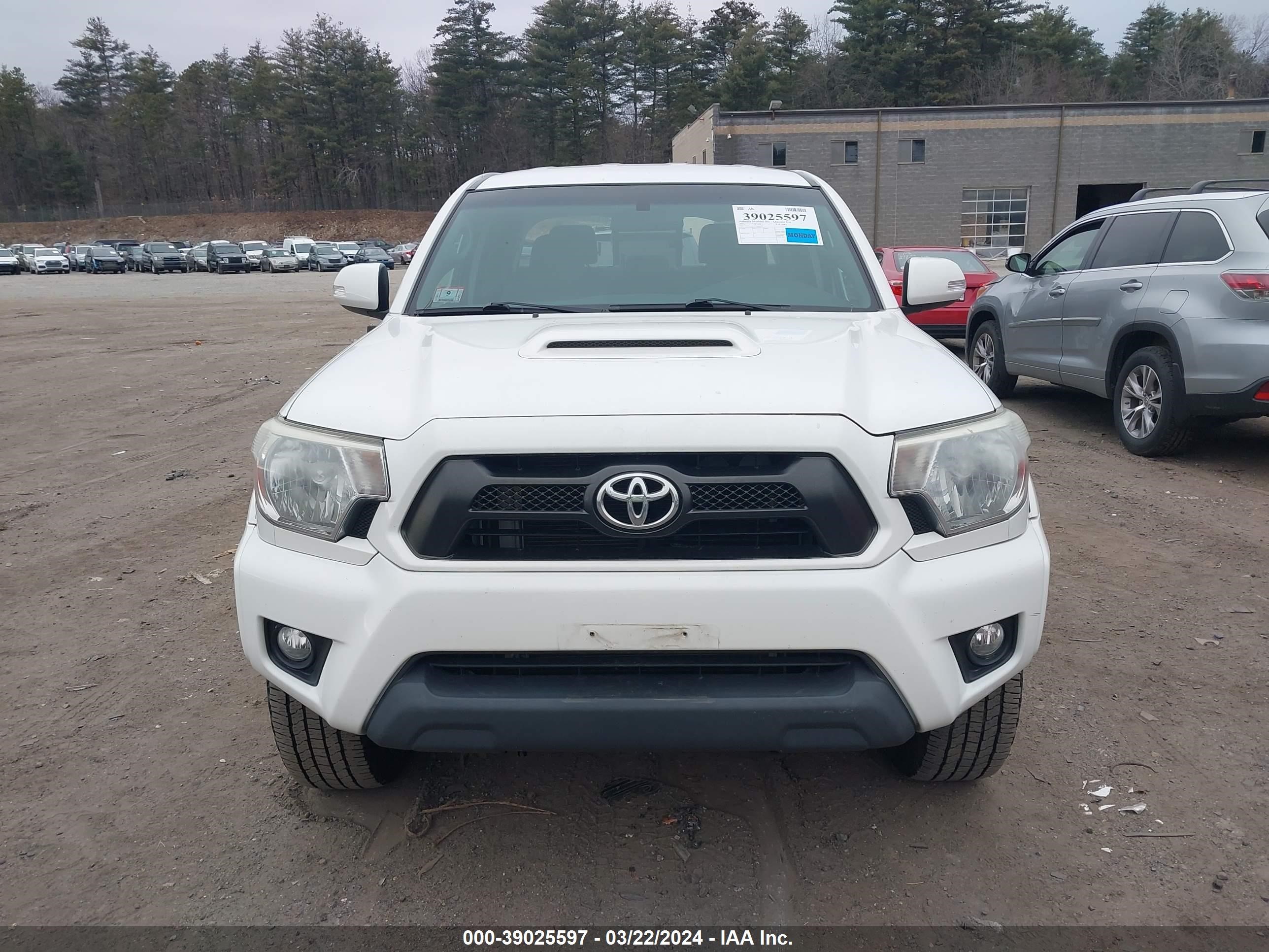 Photo 11 VIN: 5TFMU4FN7FX030175 - TOYOTA TACOMA 