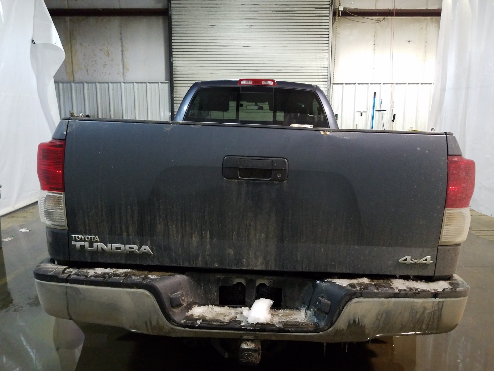 Photo 5 VIN: 5TFMY5F10AX098768 - TOYOTA TUNDRA 