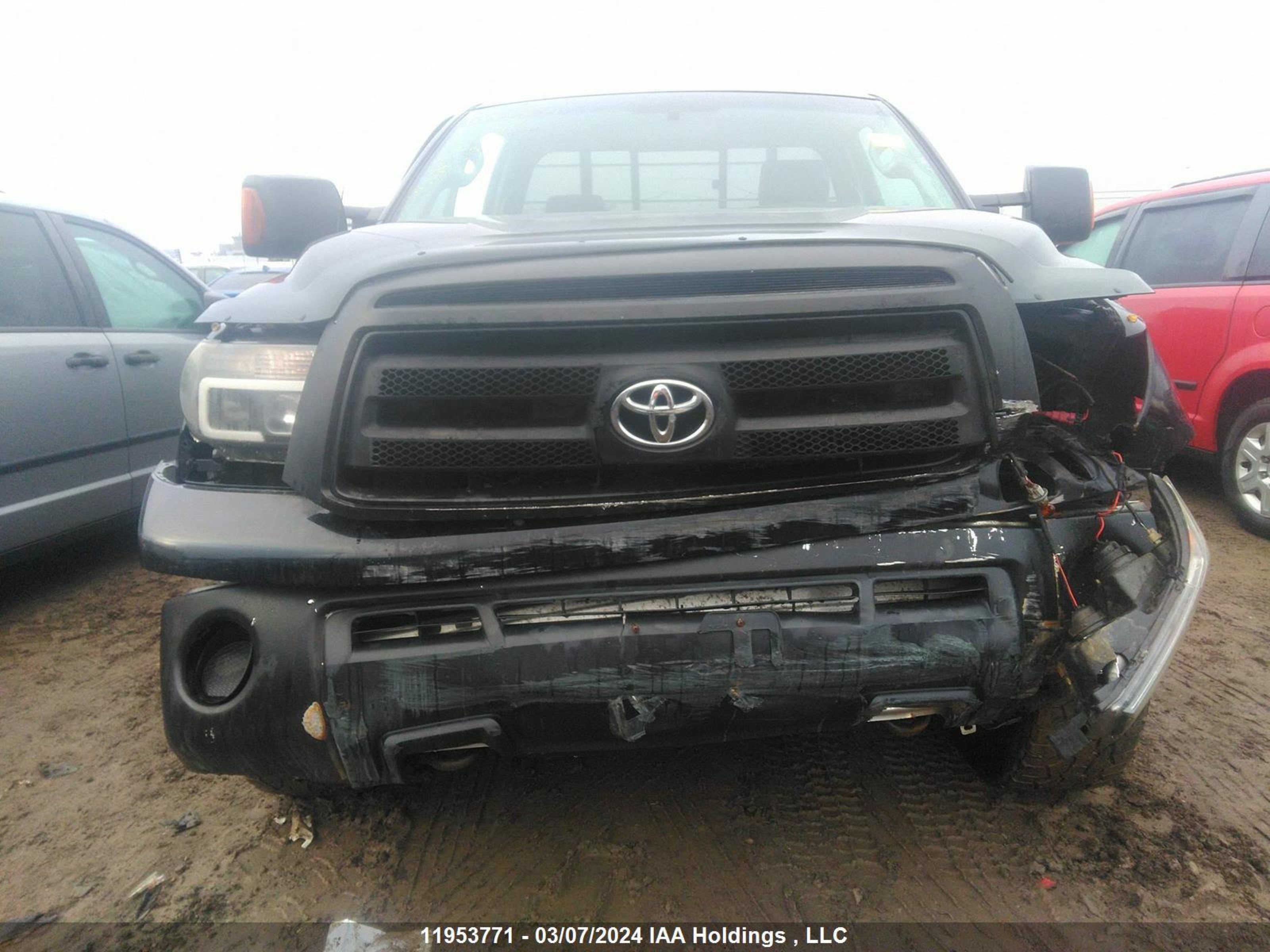 Photo 11 VIN: 5TFMY5F14BX195697 - TOYOTA TUNDRA 