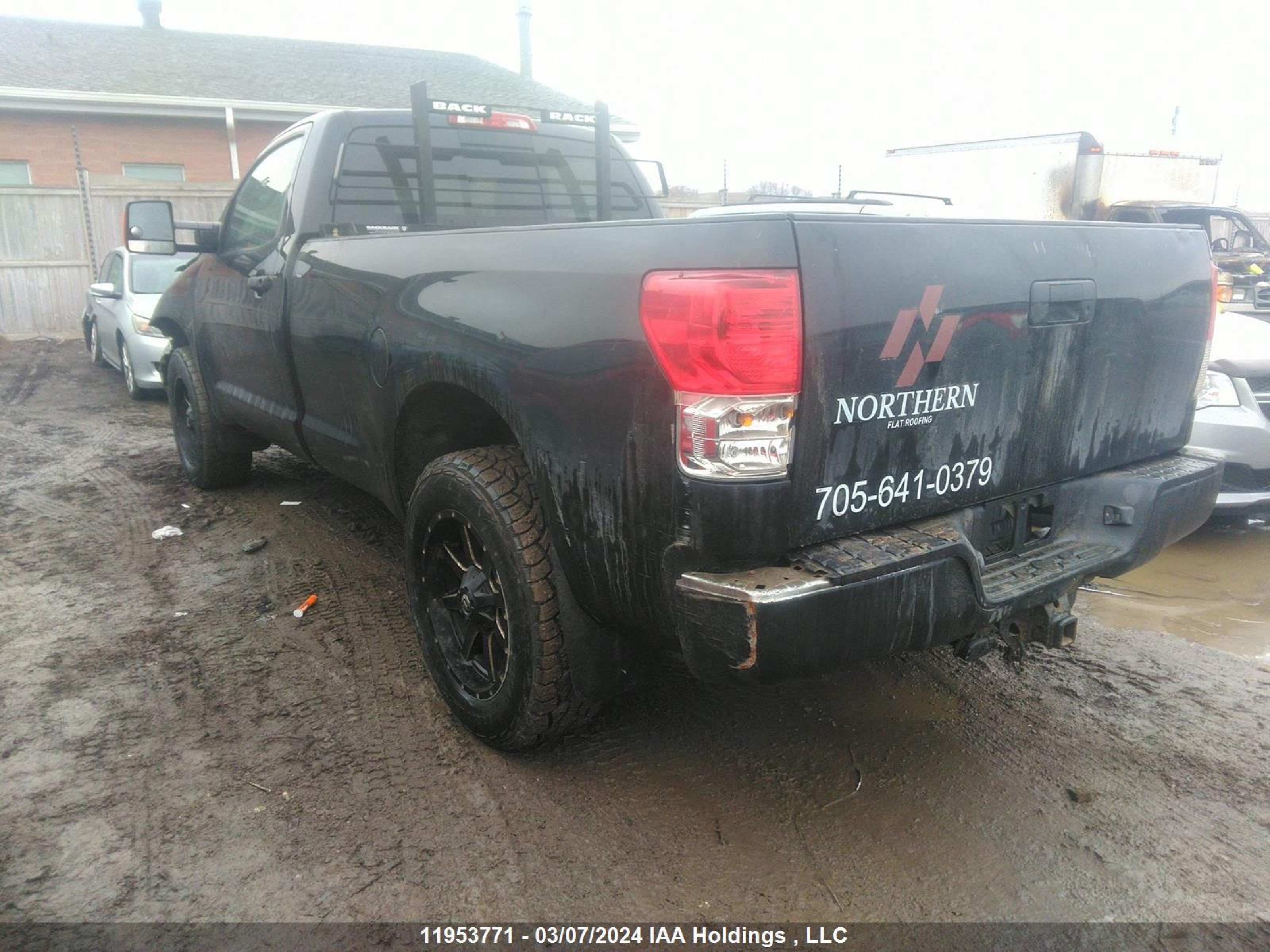 Photo 2 VIN: 5TFMY5F14BX195697 - TOYOTA TUNDRA 