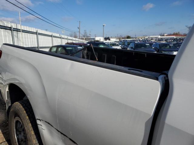 Photo 9 VIN: 5TFMY5F15AX126970 - TOYOTA TUNDRA 