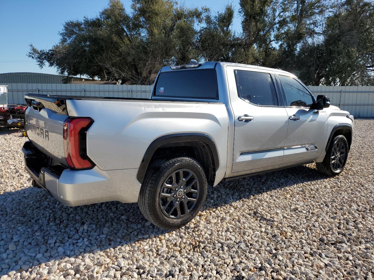 Photo 2 VIN: 5TFNA5AB6PX025583 - TOYOTA TUNDRA 