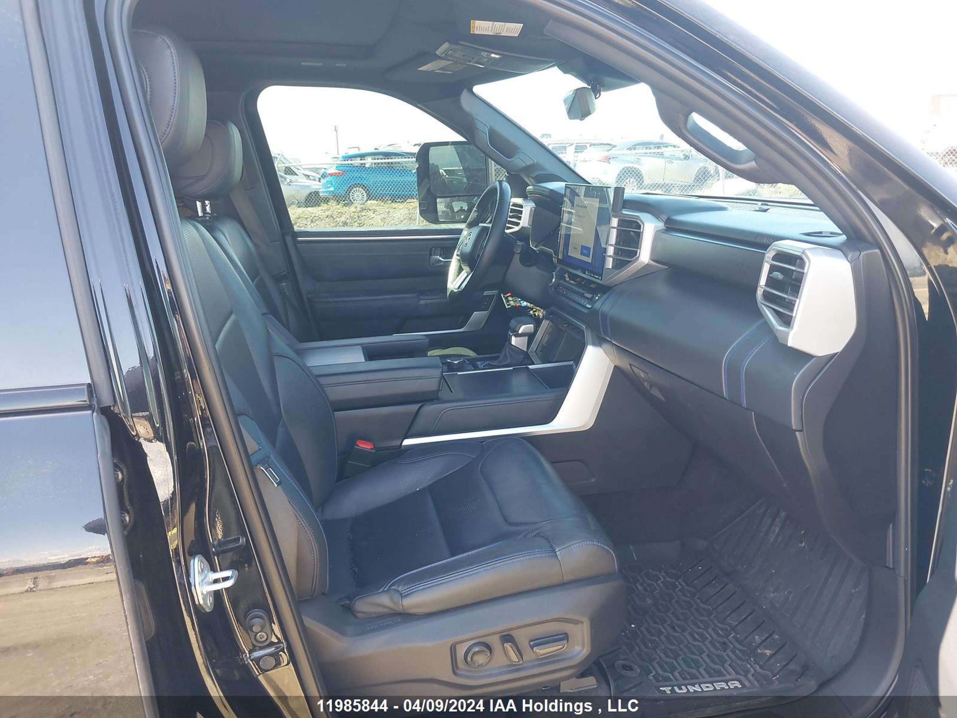 Photo 4 VIN: 5TFNA5DB3NX021158 - TOYOTA TUNDRA 