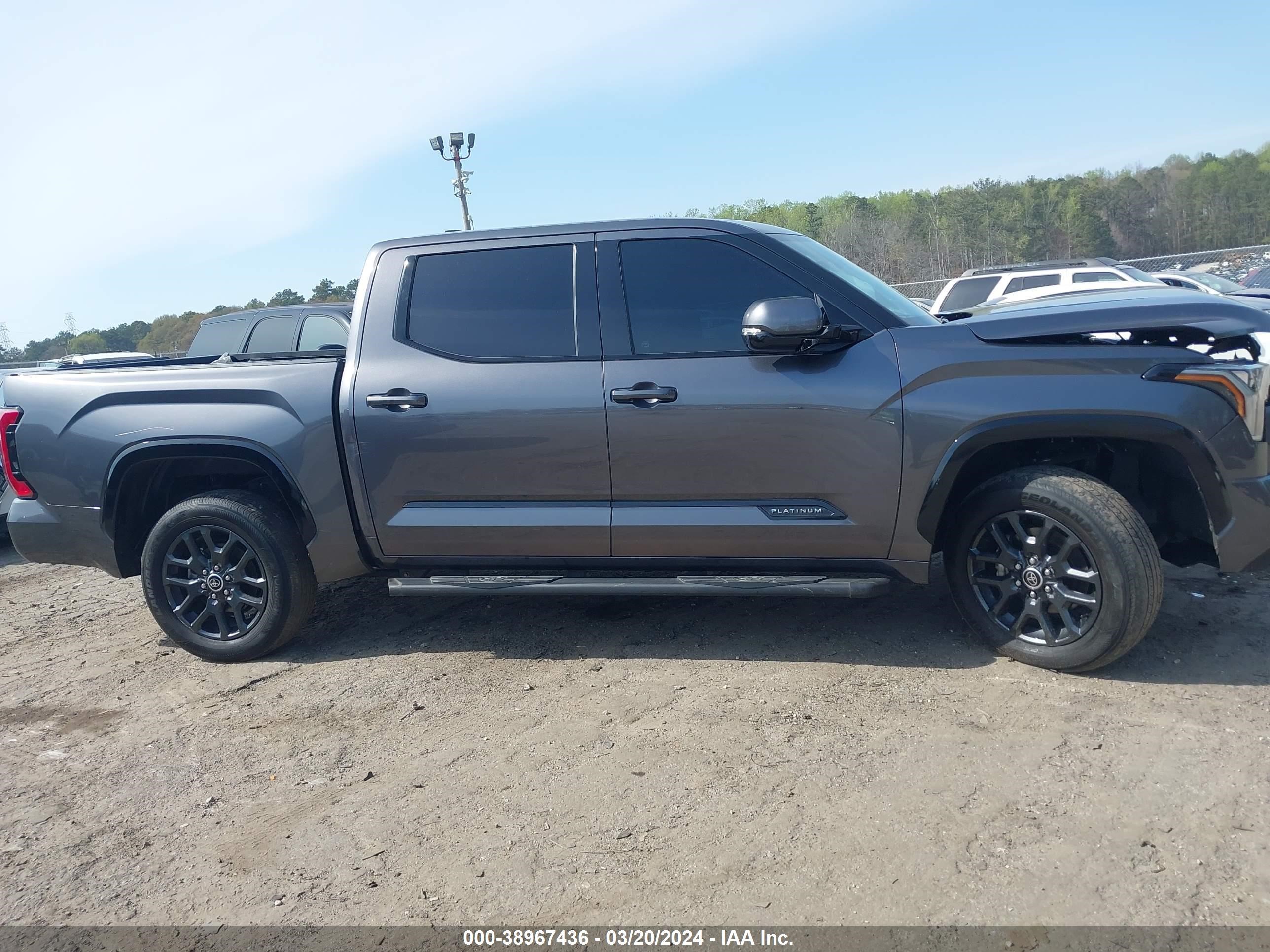 Photo 12 VIN: 5TFNA5DB3NX034413 - TOYOTA TUNDRA 