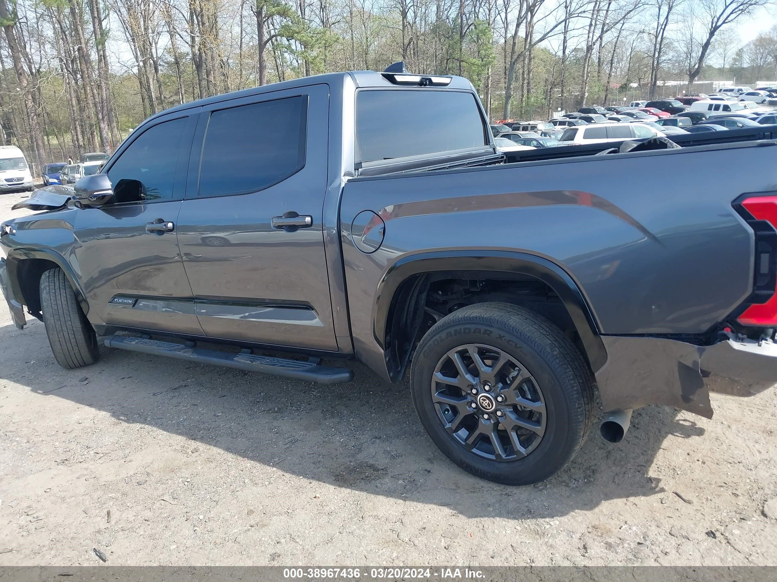 Photo 13 VIN: 5TFNA5DB3NX034413 - TOYOTA TUNDRA 