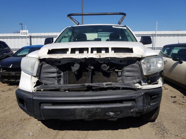 Photo 8 VIN: 5TFNU5F12EX032812 - TOYOTA TUNDRA SR 