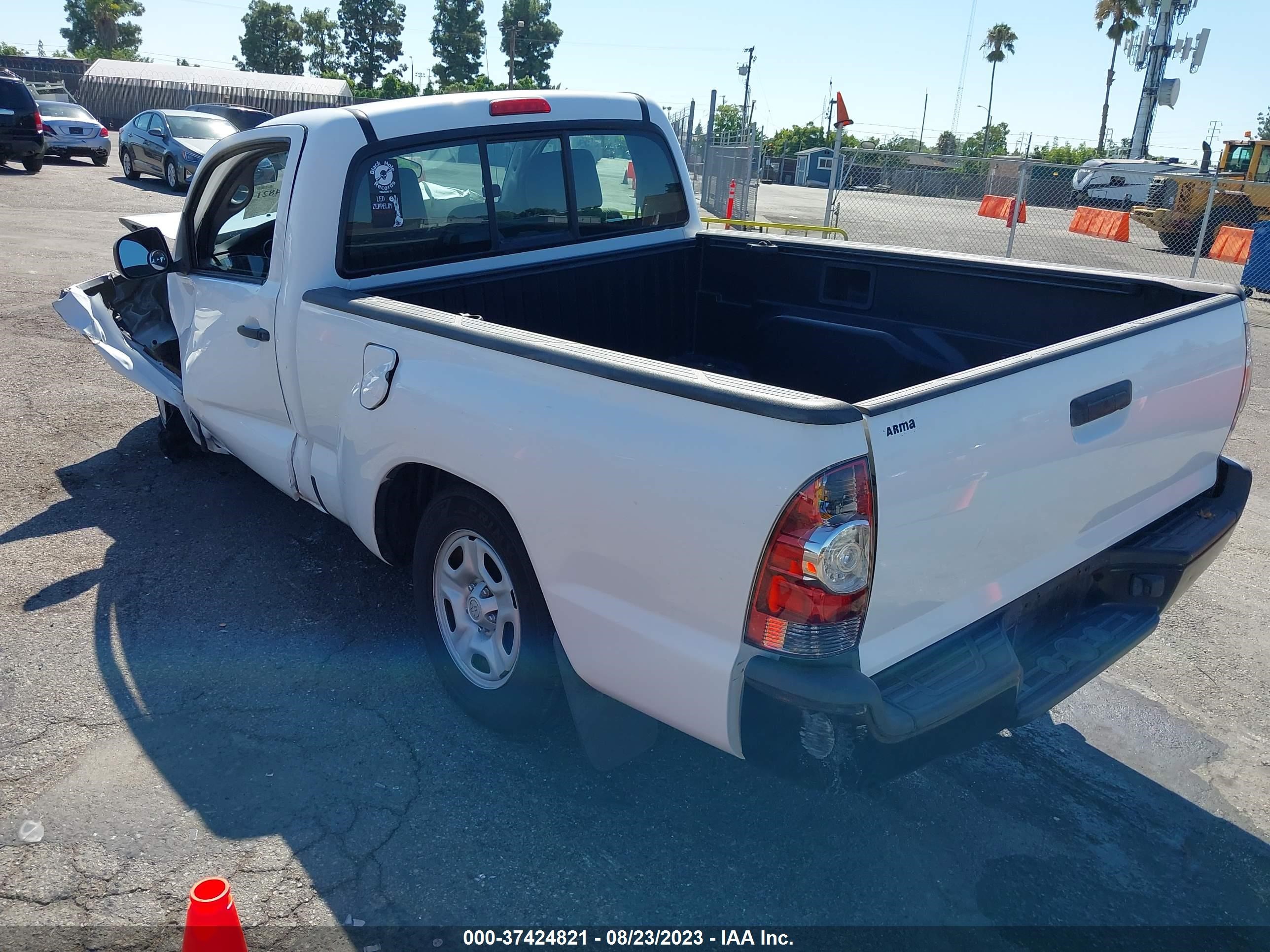 Photo 2 VIN: 5TFNX4CN4BX006295 - TOYOTA TACOMA 