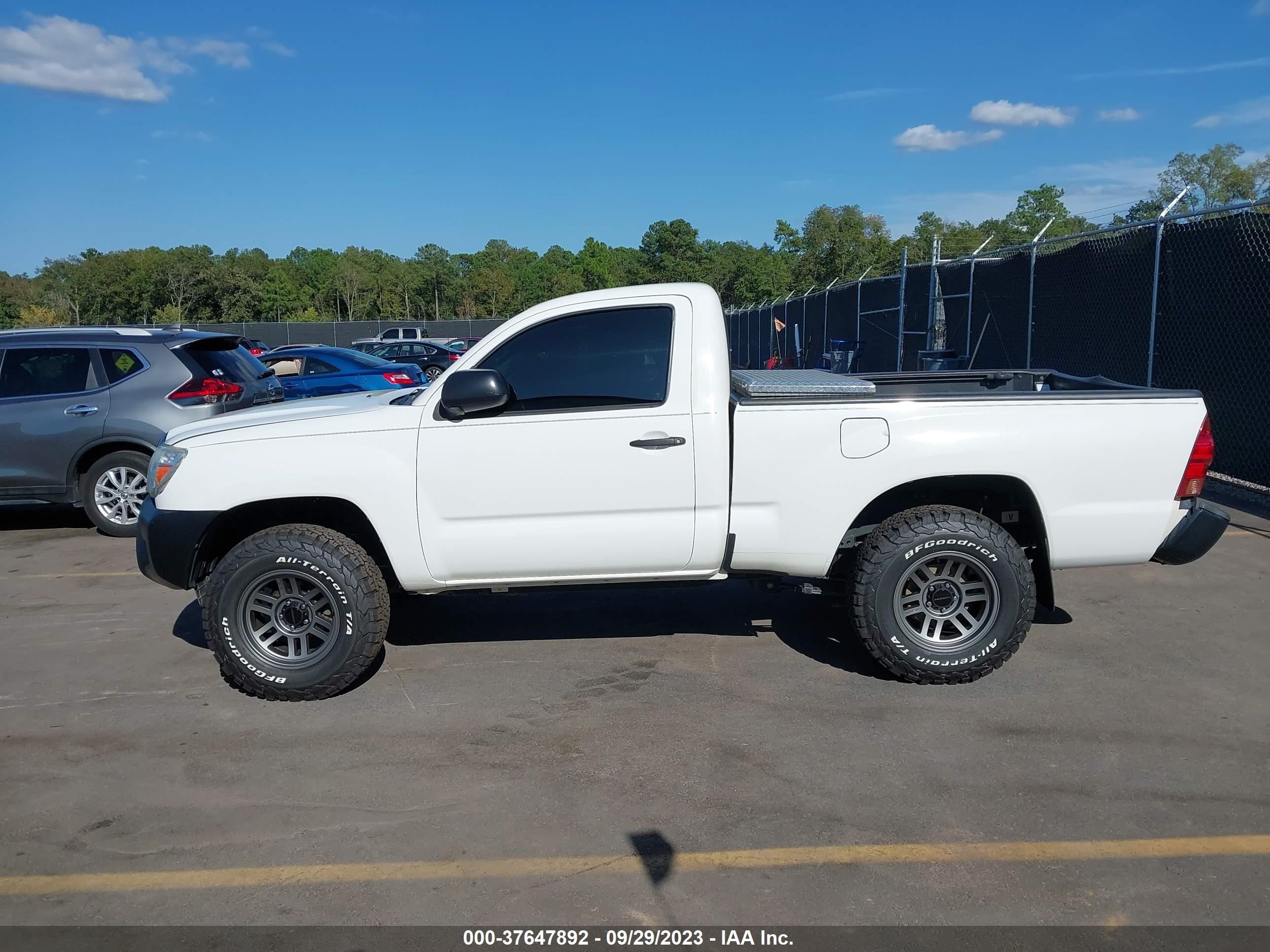 Photo 13 VIN: 5TFNX4CN4DX025755 - TOYOTA TACOMA 