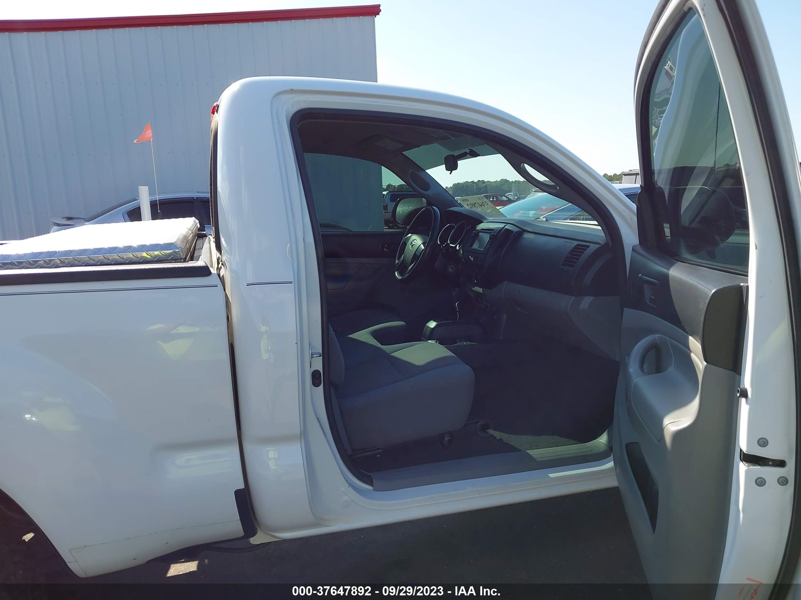 Photo 4 VIN: 5TFNX4CN4DX025755 - TOYOTA TACOMA 