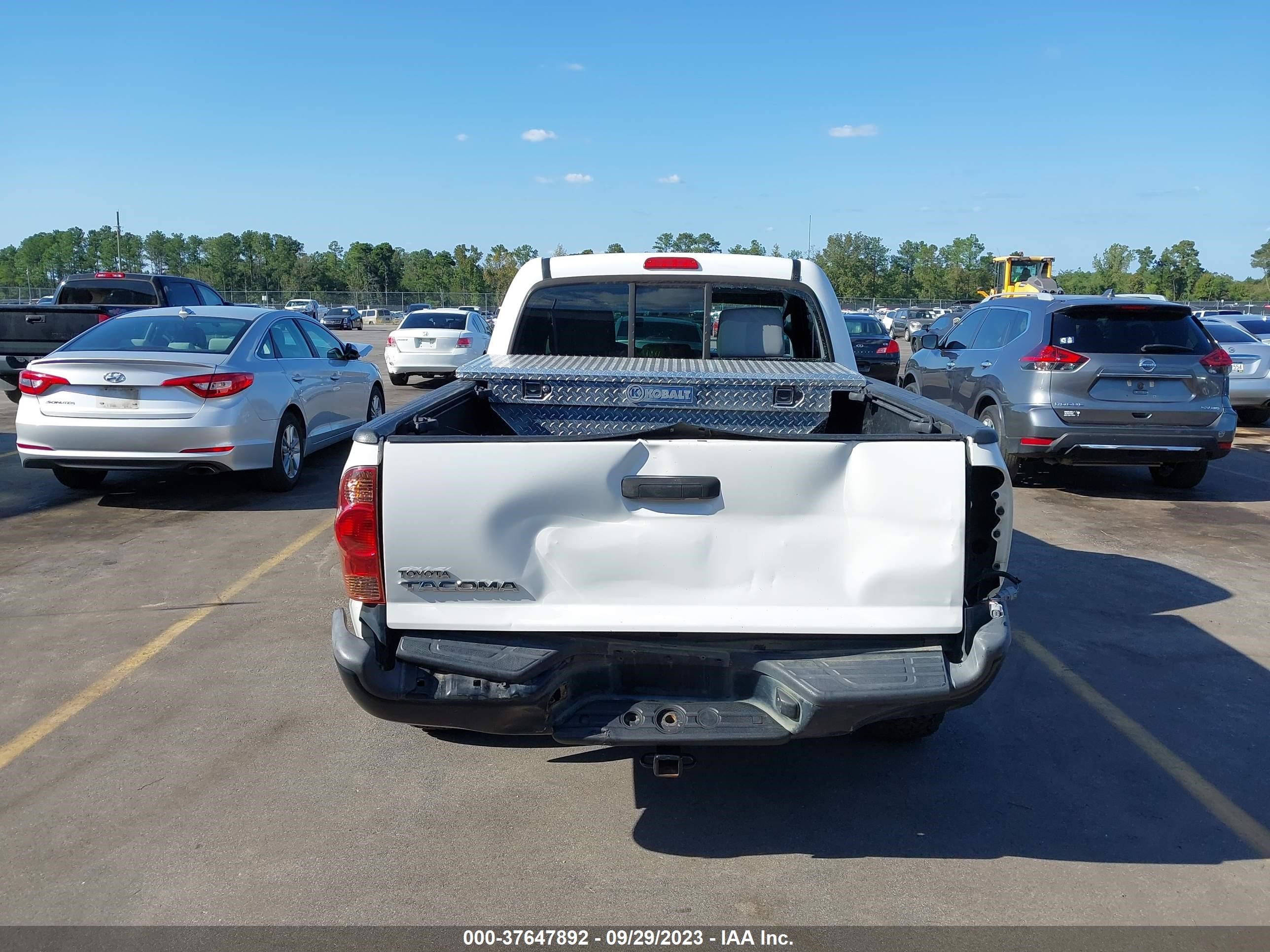 Photo 5 VIN: 5TFNX4CN4DX025755 - TOYOTA TACOMA 