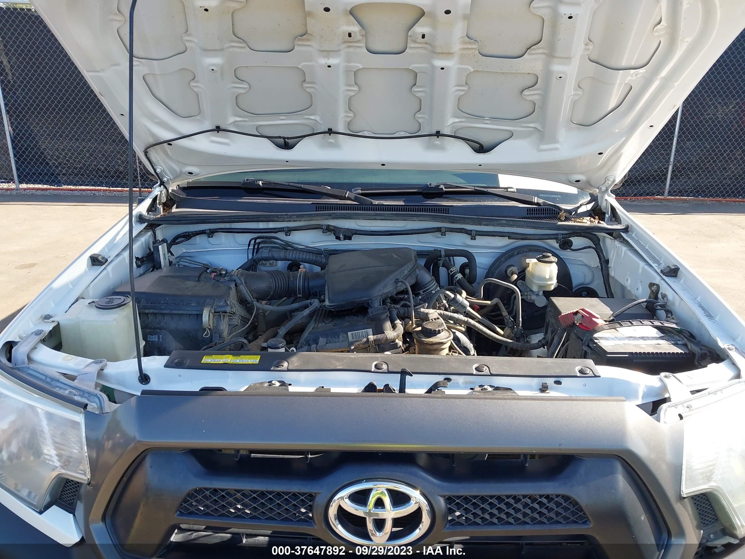 Photo 9 VIN: 5TFNX4CN4DX025755 - TOYOTA TACOMA 