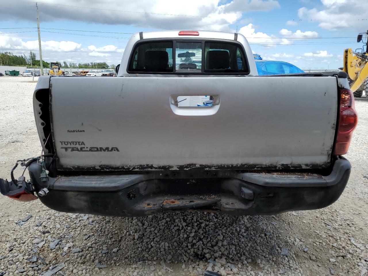 Photo 5 VIN: 5TFNX4CN8DX028741 - TOYOTA TACOMA 