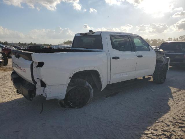 Photo 2 VIN: 5TFPC5DB4PX026505 - TOYOTA TUNDRA CRE 