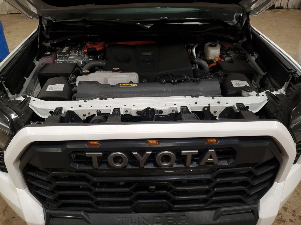 Photo 10 VIN: 5TFPC5DB7RX044287 - TOYOTA TUNDRA 