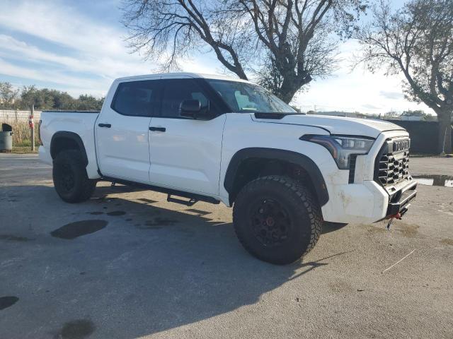 Photo 3 VIN: 5TFPC5DB9PX014527 - TOYOTA TUNDRA 