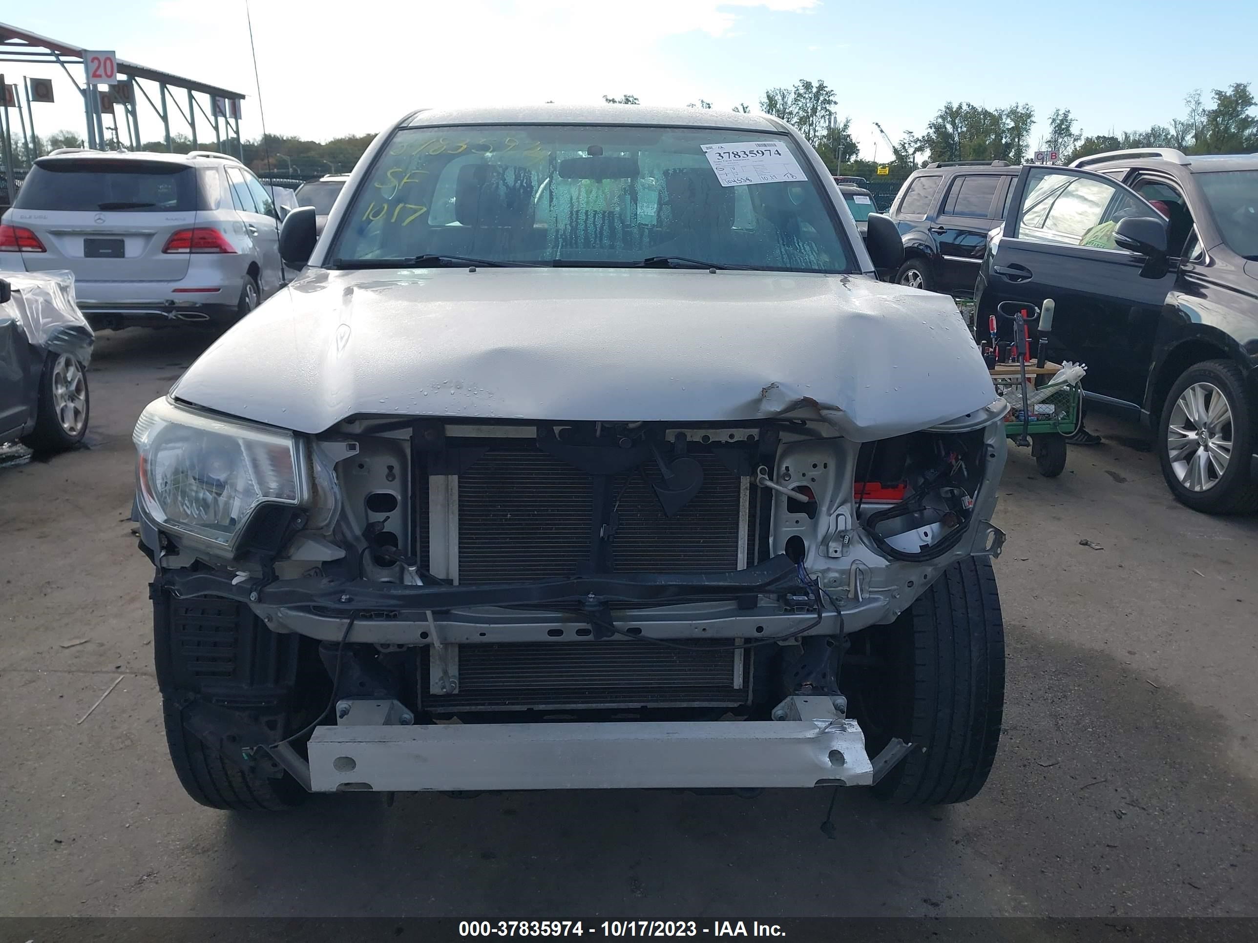 Photo 12 VIN: 5TFPX4EN0EX021743 - TOYOTA TACOMA 