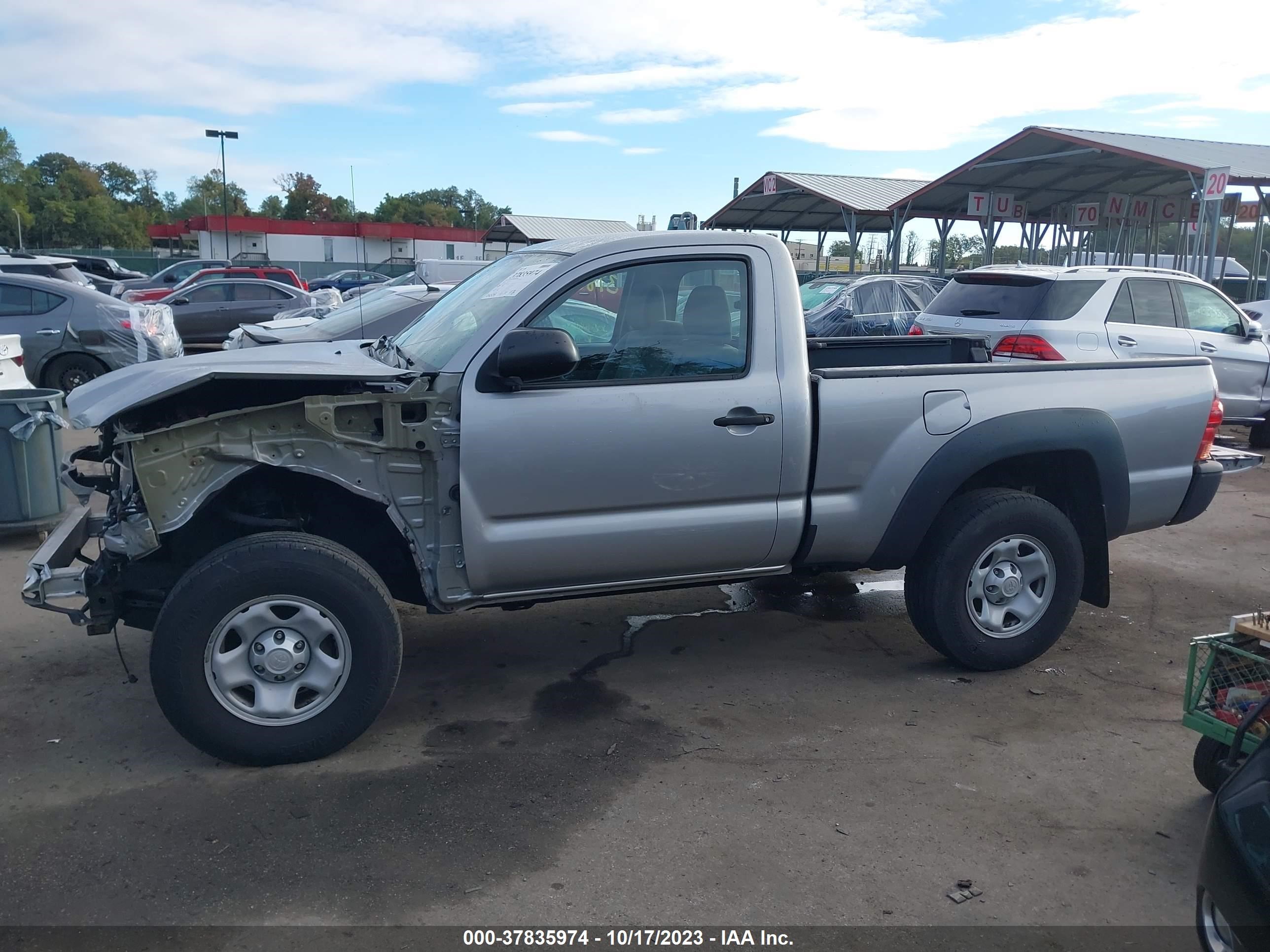 Photo 14 VIN: 5TFPX4EN0EX021743 - TOYOTA TACOMA 