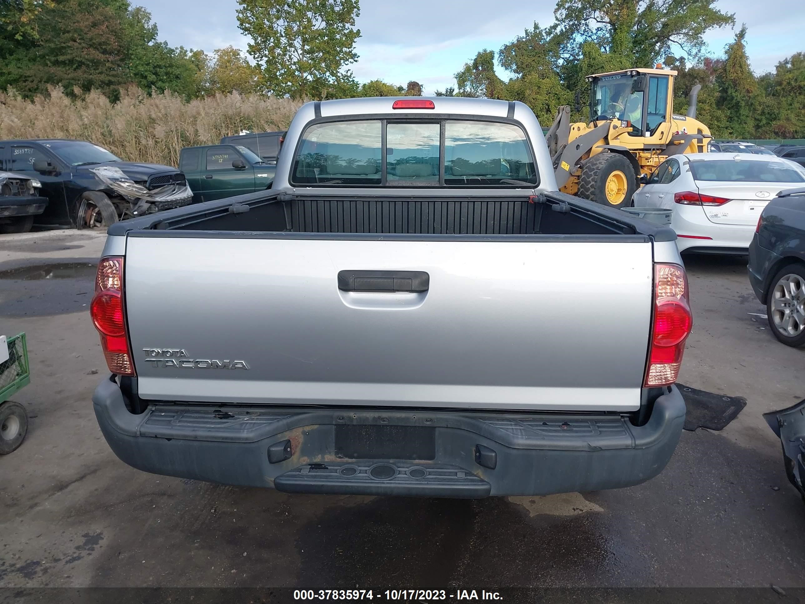 Photo 16 VIN: 5TFPX4EN0EX021743 - TOYOTA TACOMA 