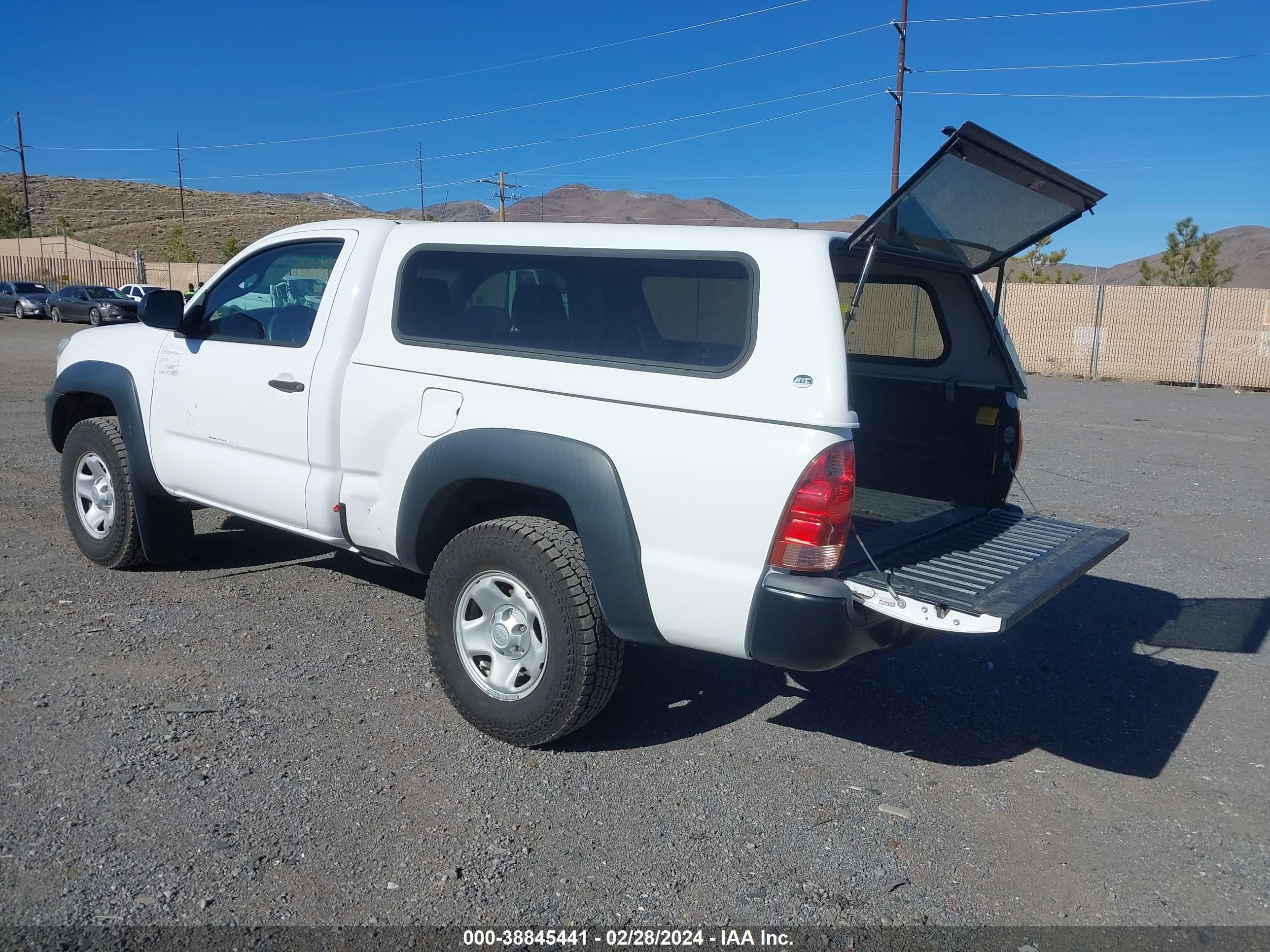 Photo 2 VIN: 5TFPX4EN3EX020991 - TOYOTA TACOMA 