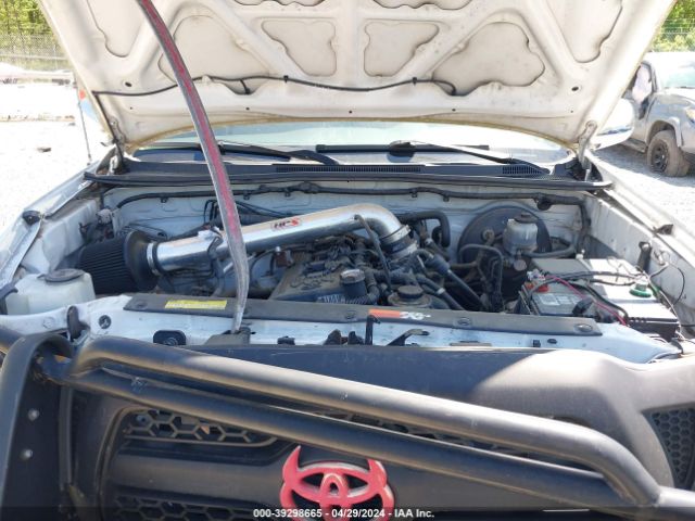 Photo 9 VIN: 5TFPX4EN4BX006495 - TOYOTA TACOMA 