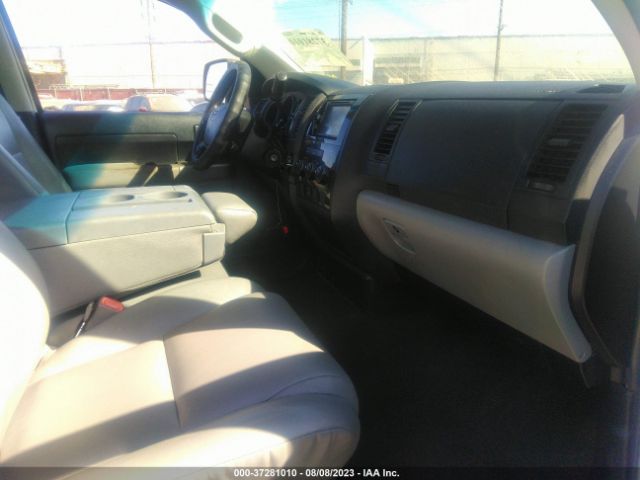 Photo 4 VIN: 5TFRM5F10BX033504 - TOYOTA TUNDRA 