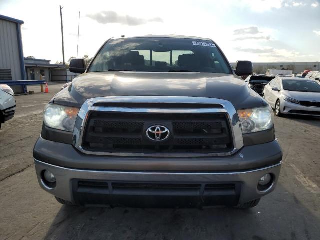 Photo 4 VIN: 5TFRM5F10CX039935 - TOYOTA TUNDRA DOU 