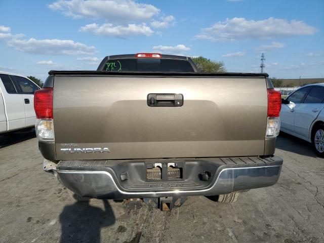 Photo 5 VIN: 5TFRM5F10CX039935 - TOYOTA TUNDRA DOU 