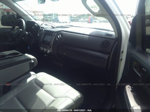 Photo 4 VIN: 5TFRM5F10KX141542 - TOYOTA TUNDRA 2WD 