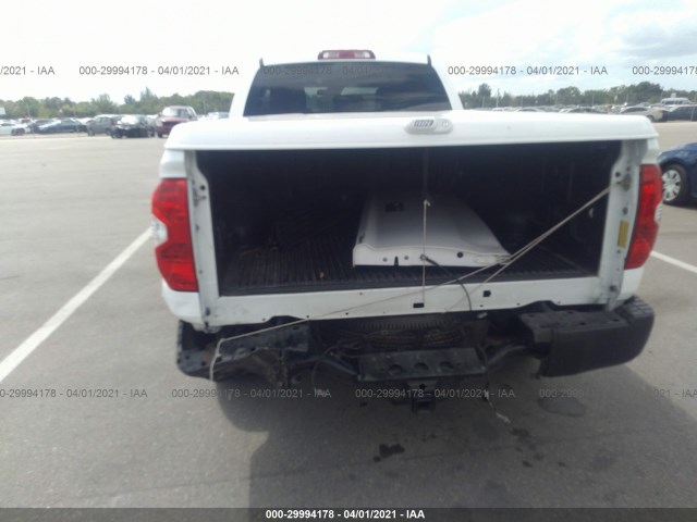 Photo 5 VIN: 5TFRM5F10KX141542 - TOYOTA TUNDRA 2WD 