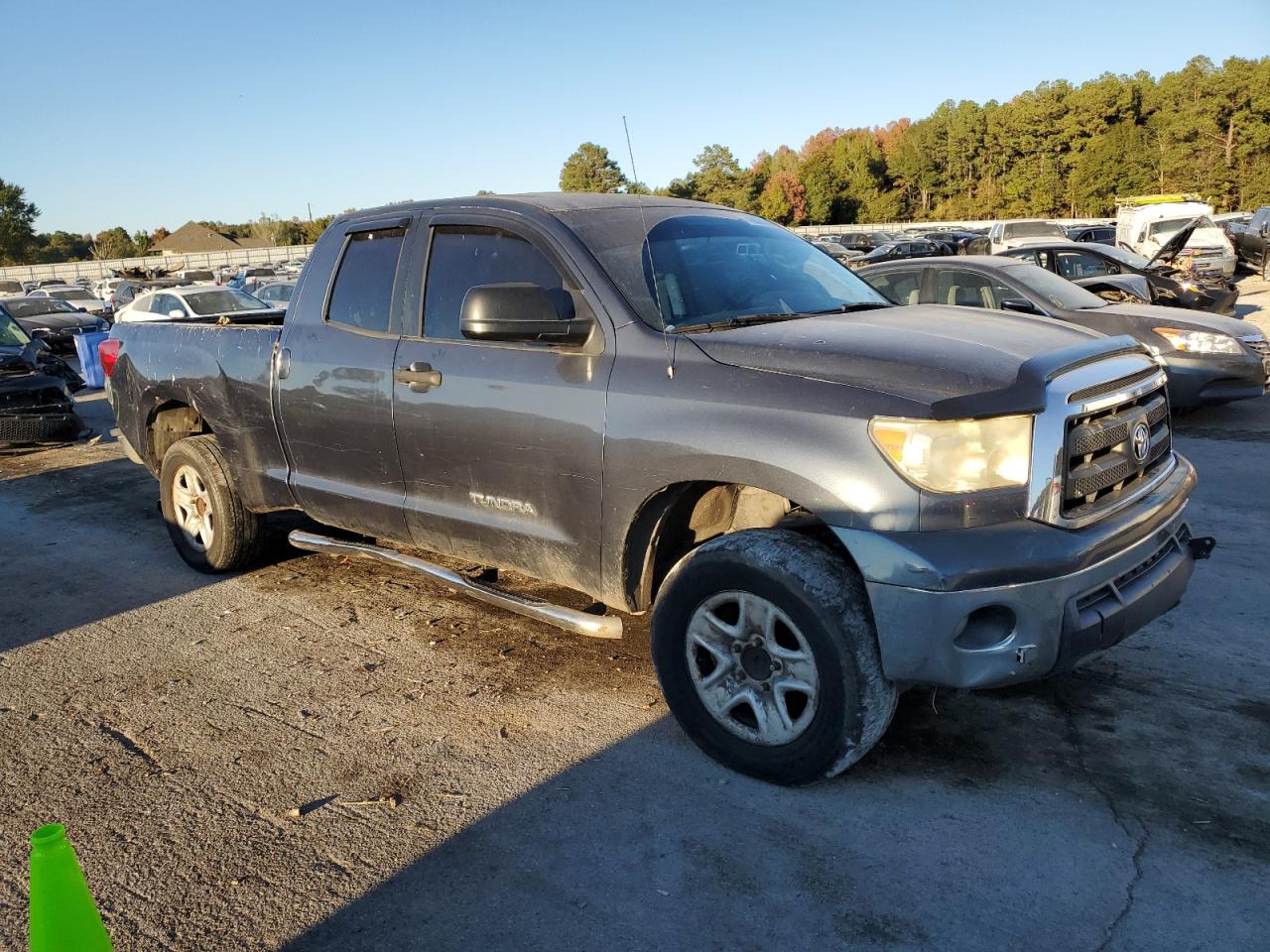 Photo 3 VIN: 5TFRM5F11AX011039 - TOYOTA TUNDRA 