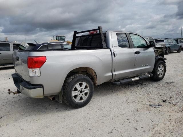 Photo 2 VIN: 5TFRM5F11AX018301 - TOYOTA TUNDRA DOU 