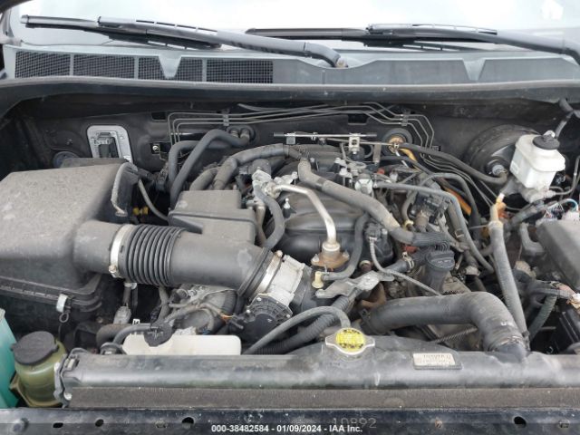 Photo 9 VIN: 5TFRM5F11BX034662 - FORD F250 