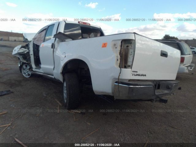 Photo 2 VIN: 5TFRM5F11CX043024 - TOYOTA TUNDRA 2WD TRUCK 