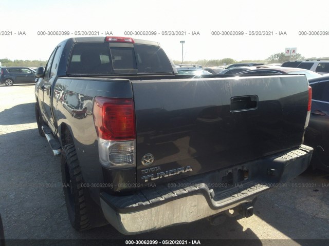 Photo 2 VIN: 5TFRM5F11CX048532 - TOYOTA TUNDRA 2WD TRUCK 